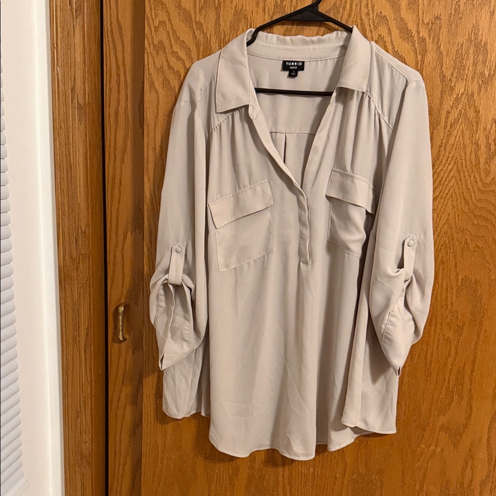 Torrid Cream Roll-Tab Sleeve Blouse